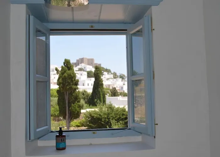 شقة A Premium House In Chora *